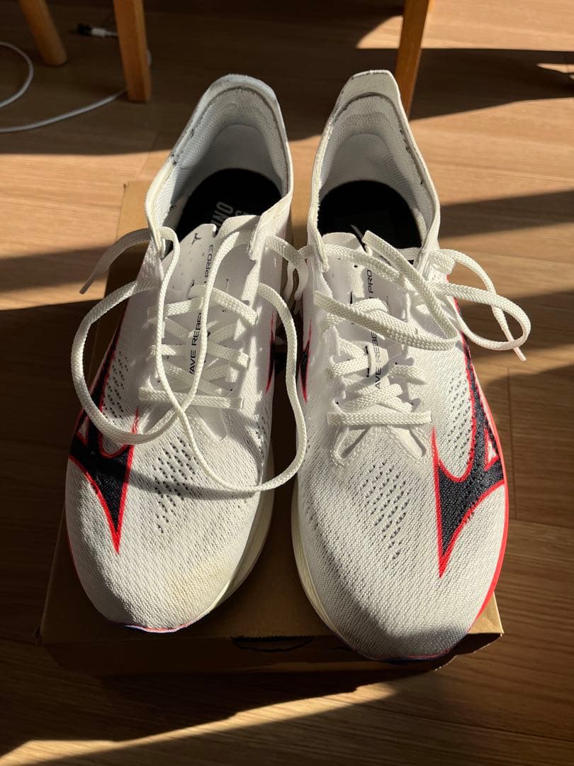 ミズノウェーブリベリオンプロ3 27.5センチ