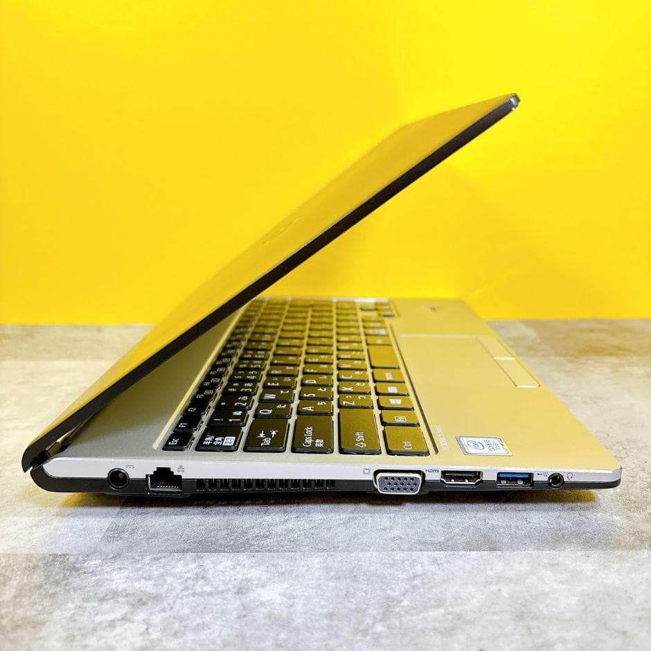 ほぼ美品✨小型軽量❣ｉ5✨メモリ12G＆SSDで快適✨フルHD カメラWin11