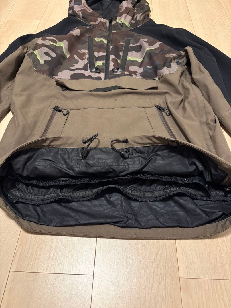 VOLCOM スノーボードウェア　ジャケット M