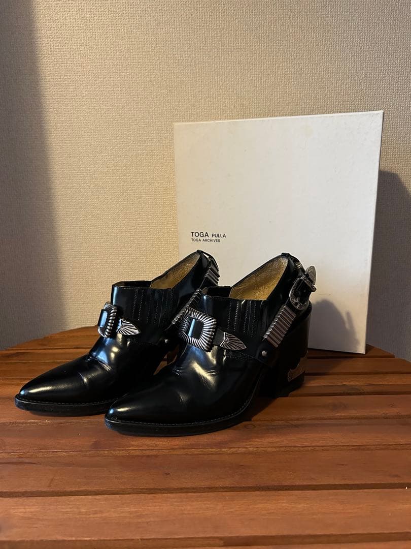 TOGA PULLA レザーメタルブーツ　23㎝