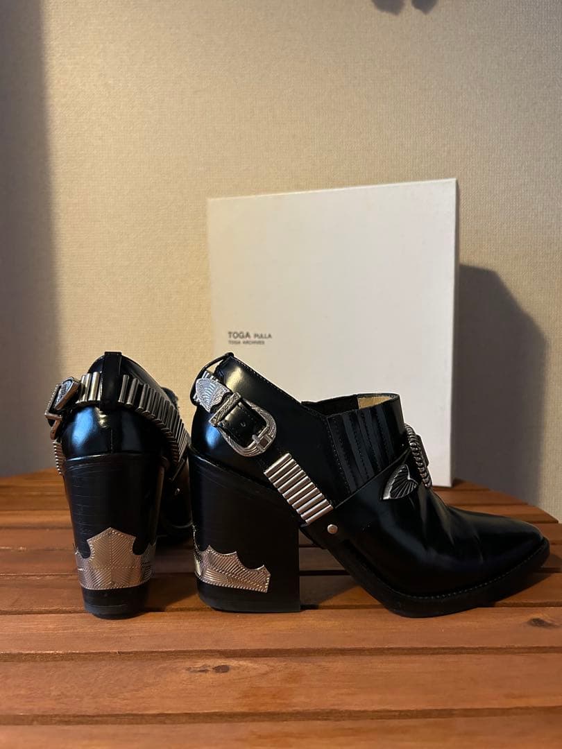 TOGA PULLA レザーメタルブーツ　23㎝