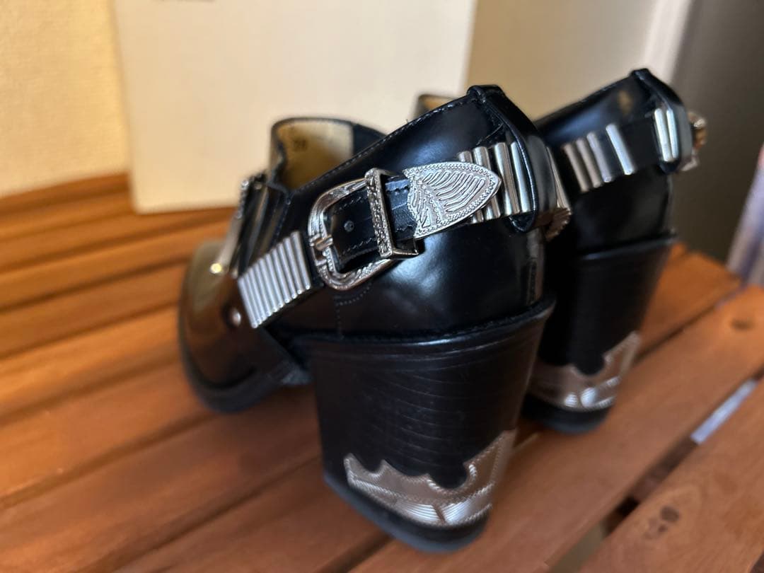 TOGA PULLA レザーメタルブーツ　23㎝