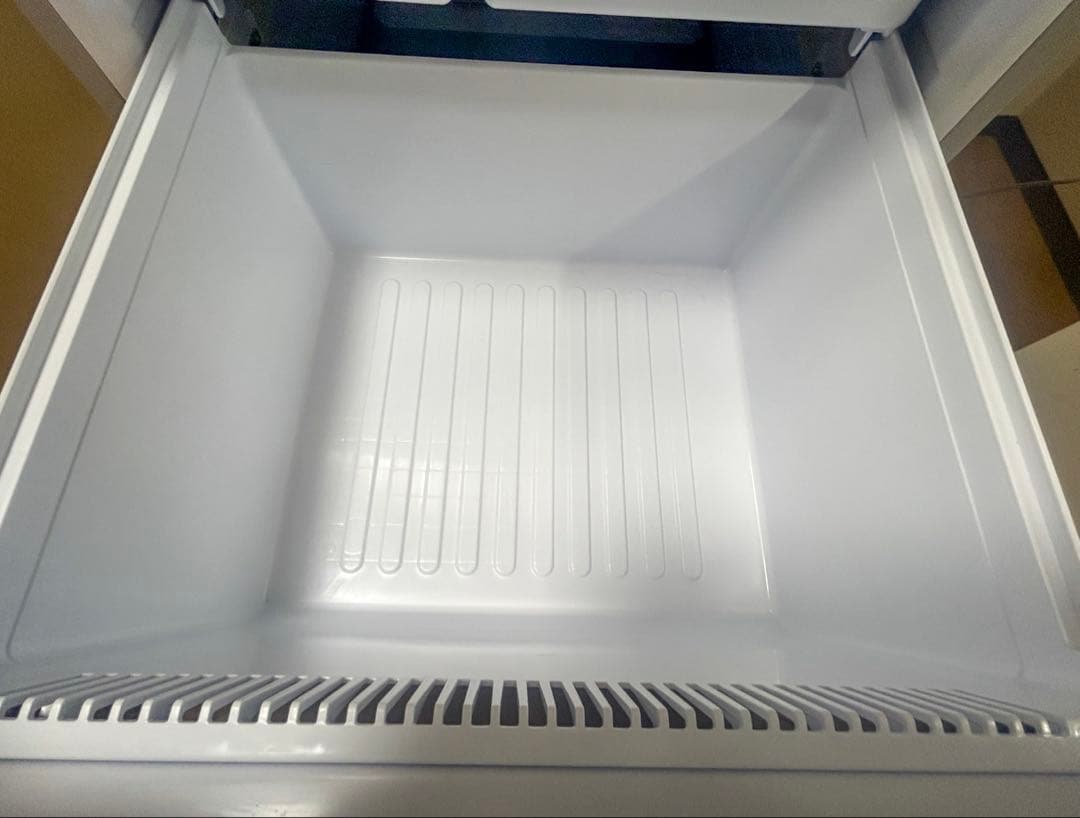 【美品】SHARP 3ドア冷蔵庫 SJ-W358K-S 350L 2025年製