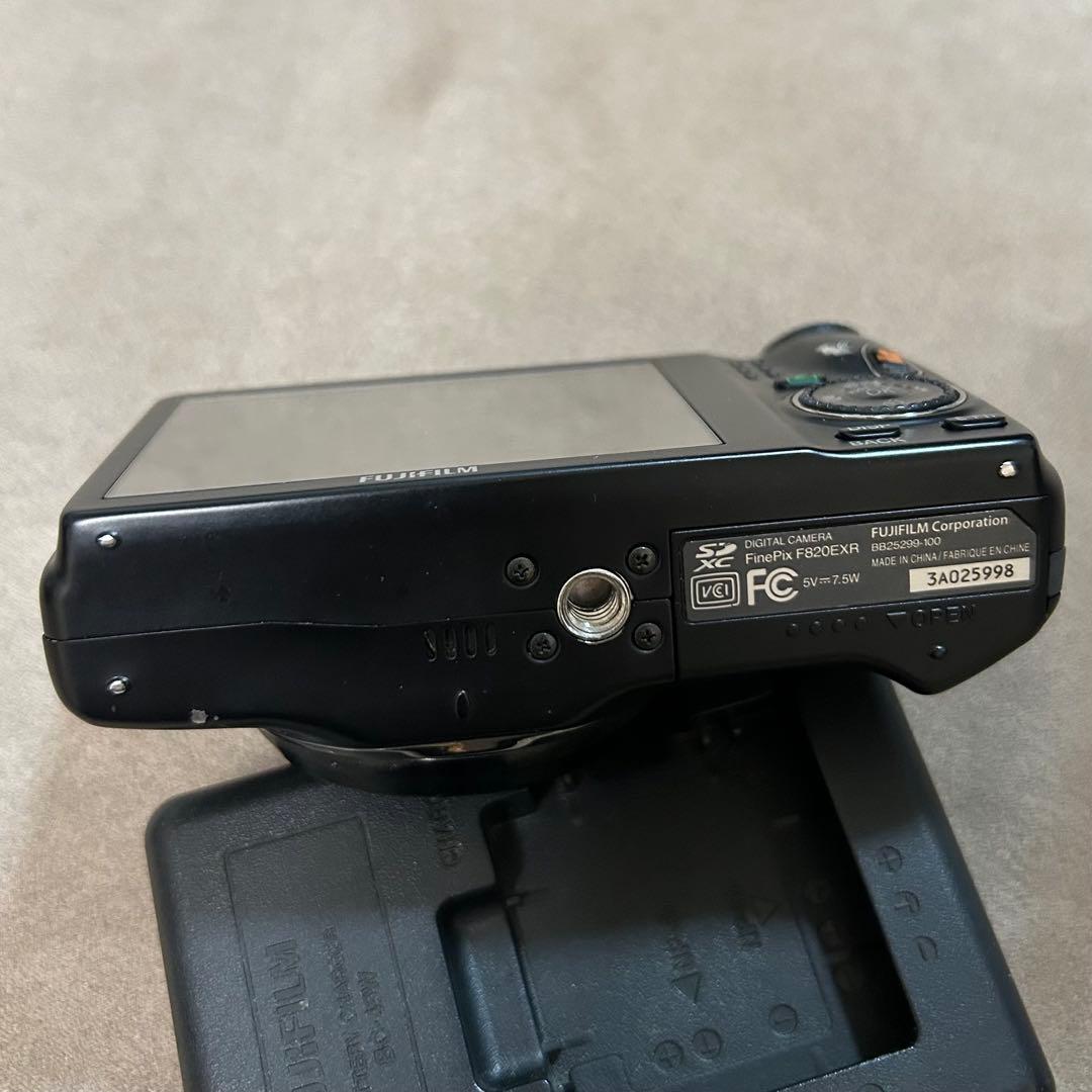 FUJIFILM FINEPIX F820EXR 富士フイルム デジカメ カメラ