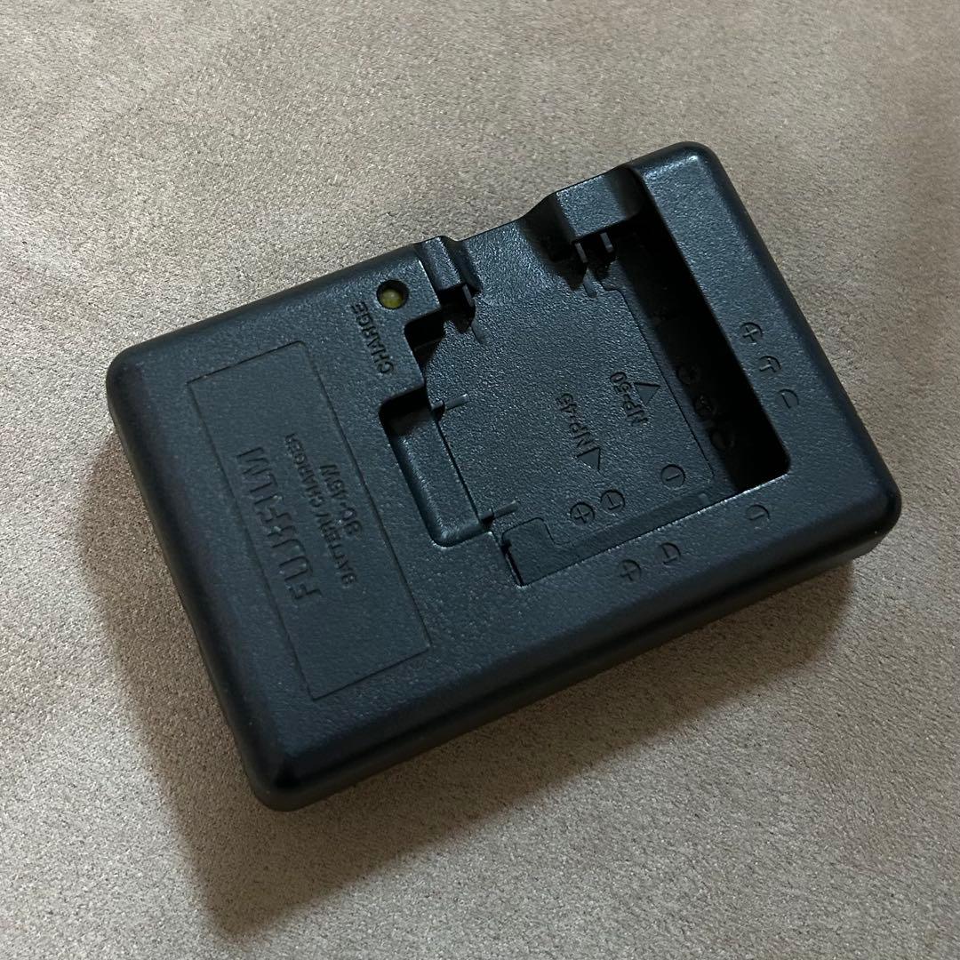 FUJIFILM FINEPIX F820EXR 富士フイルム デジカメ カメラ