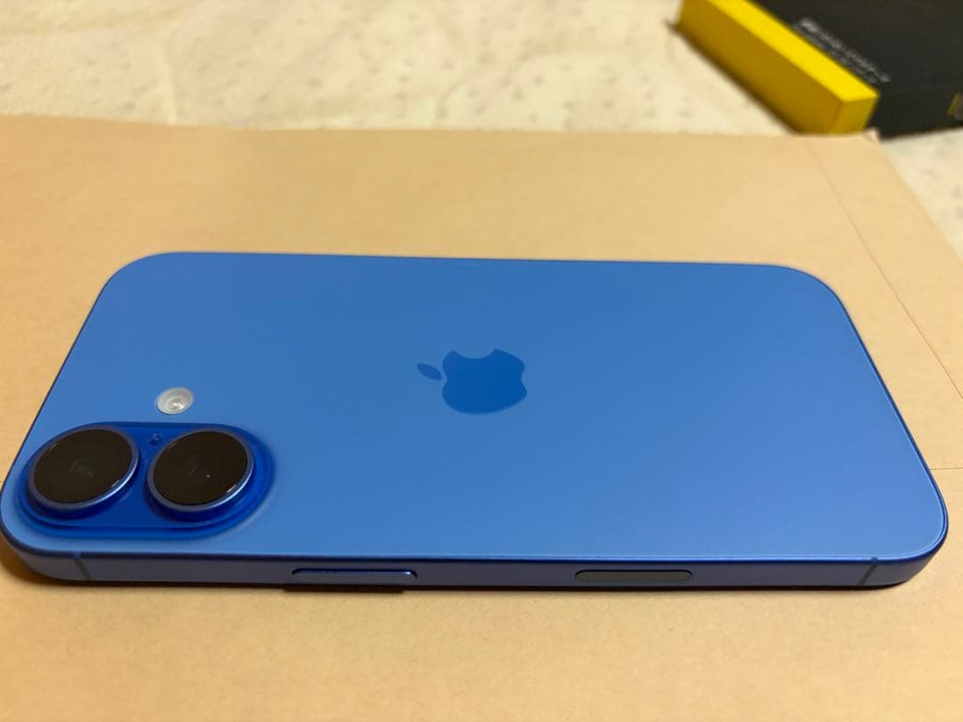 iPhone16 ブルー