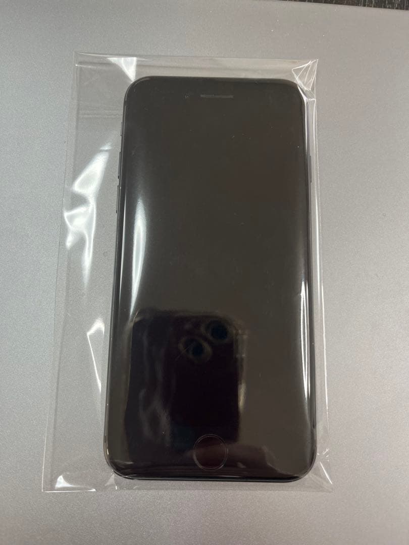 お*り様 Apple iPhone 8 (MQ782J/A) 64G SIMロッ