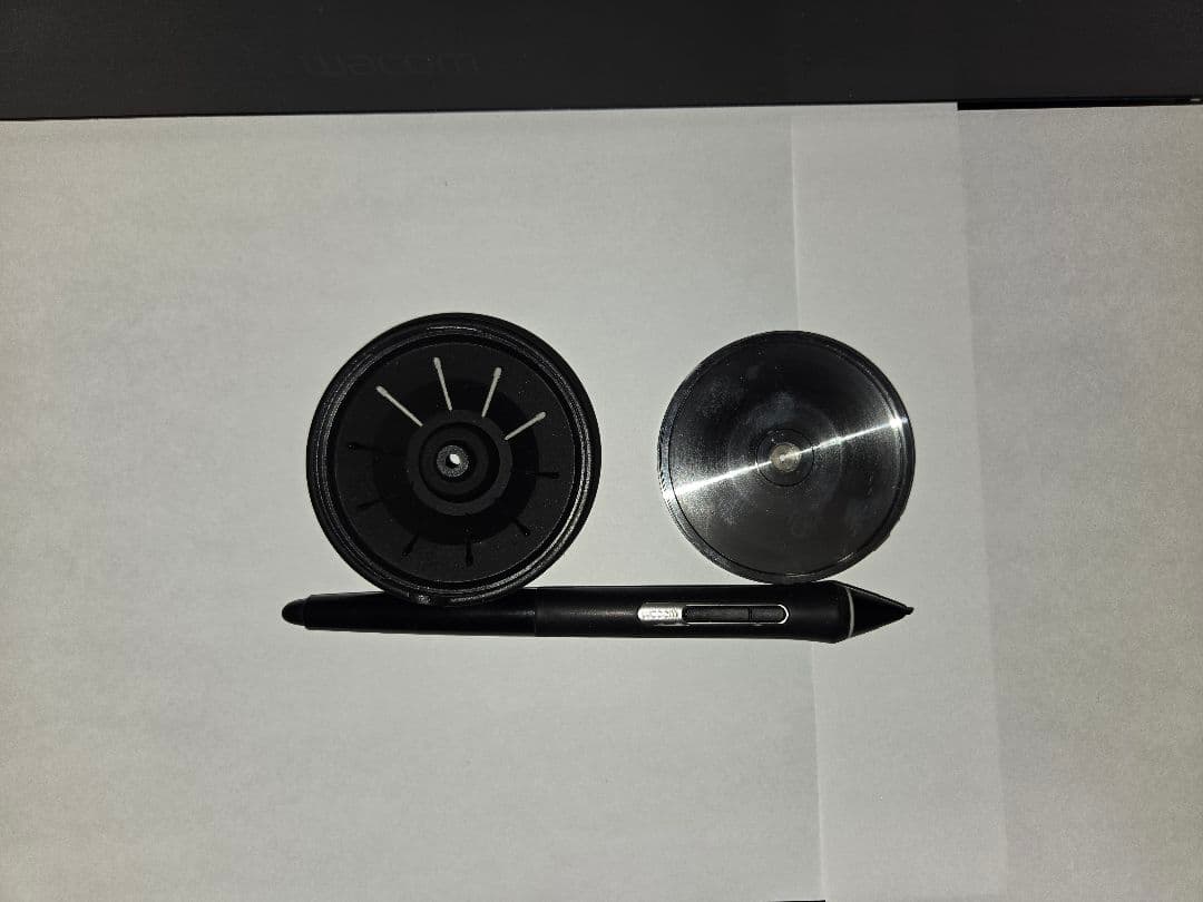 Wacom Cintiq Pro 32 VESAマウント付き