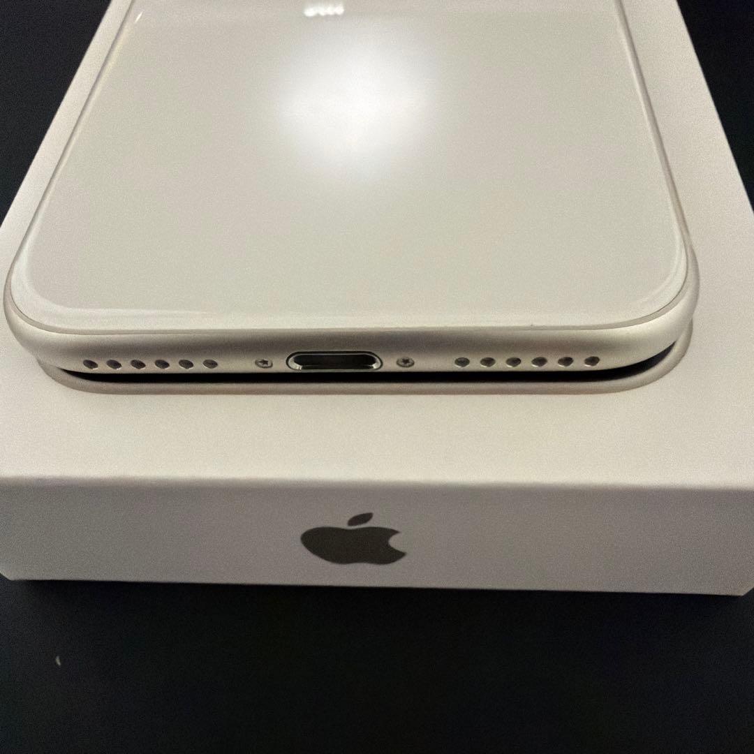 iPhone SE 第3世代　128GB スターライト