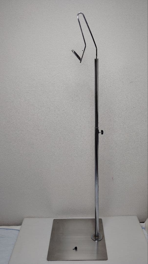 ディスプレイ用紳士マネキン　腰受け　メンズ　直立　FRP　衣装展示　店舗　手作り