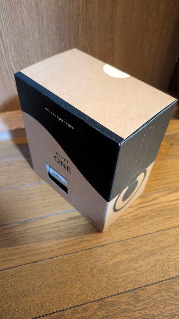 新品未開封ヌームONEヘッドホンNWM ONE on-ear speakers