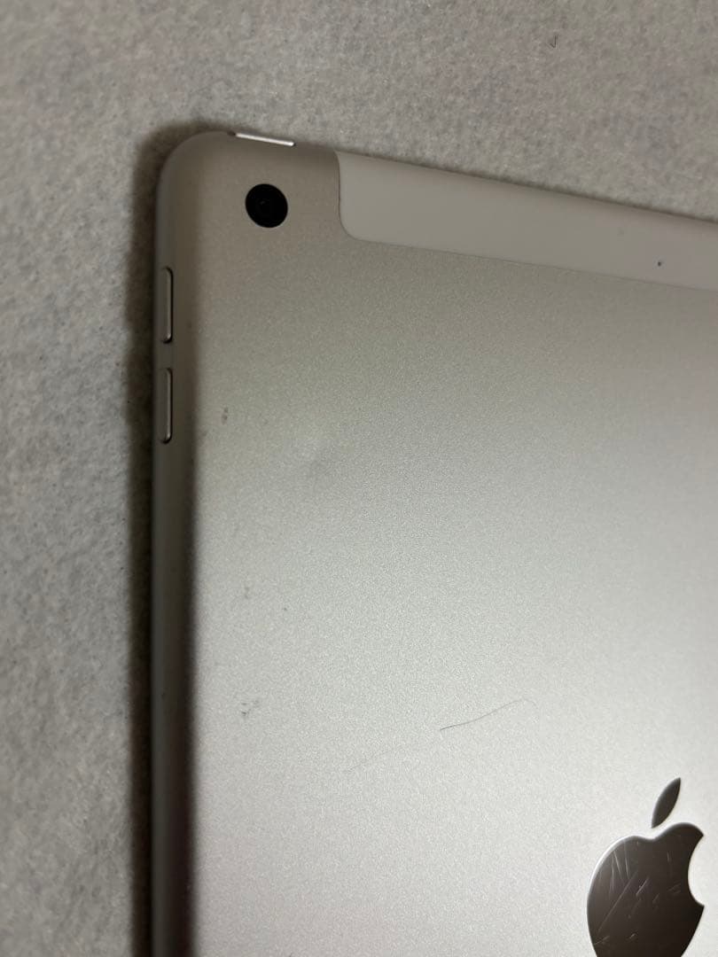 iPad 第7世代 Wi-Fi + Cellular シルバー バッテリー99%