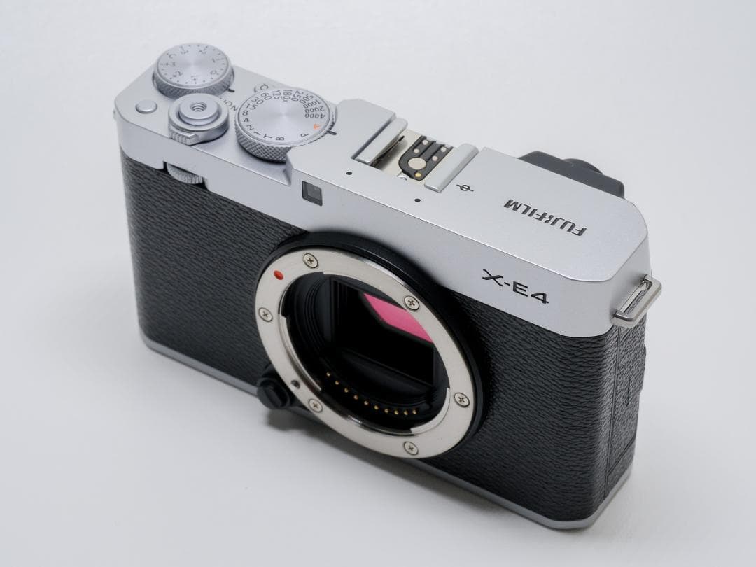【新品同様】FUJIFILM X-E4