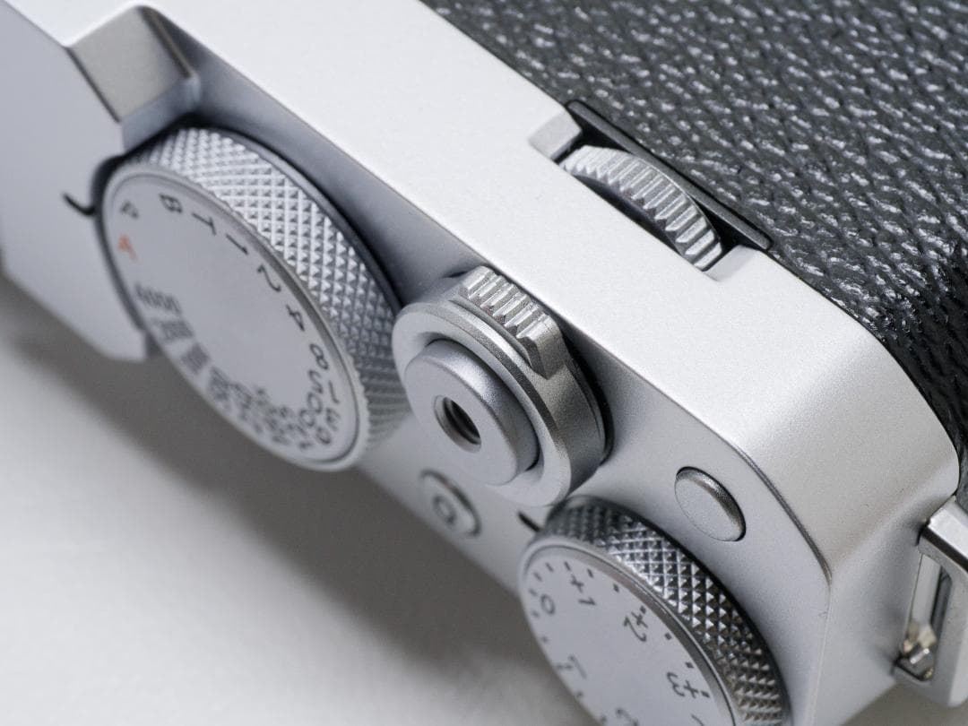 【新品同様】FUJIFILM X-E4