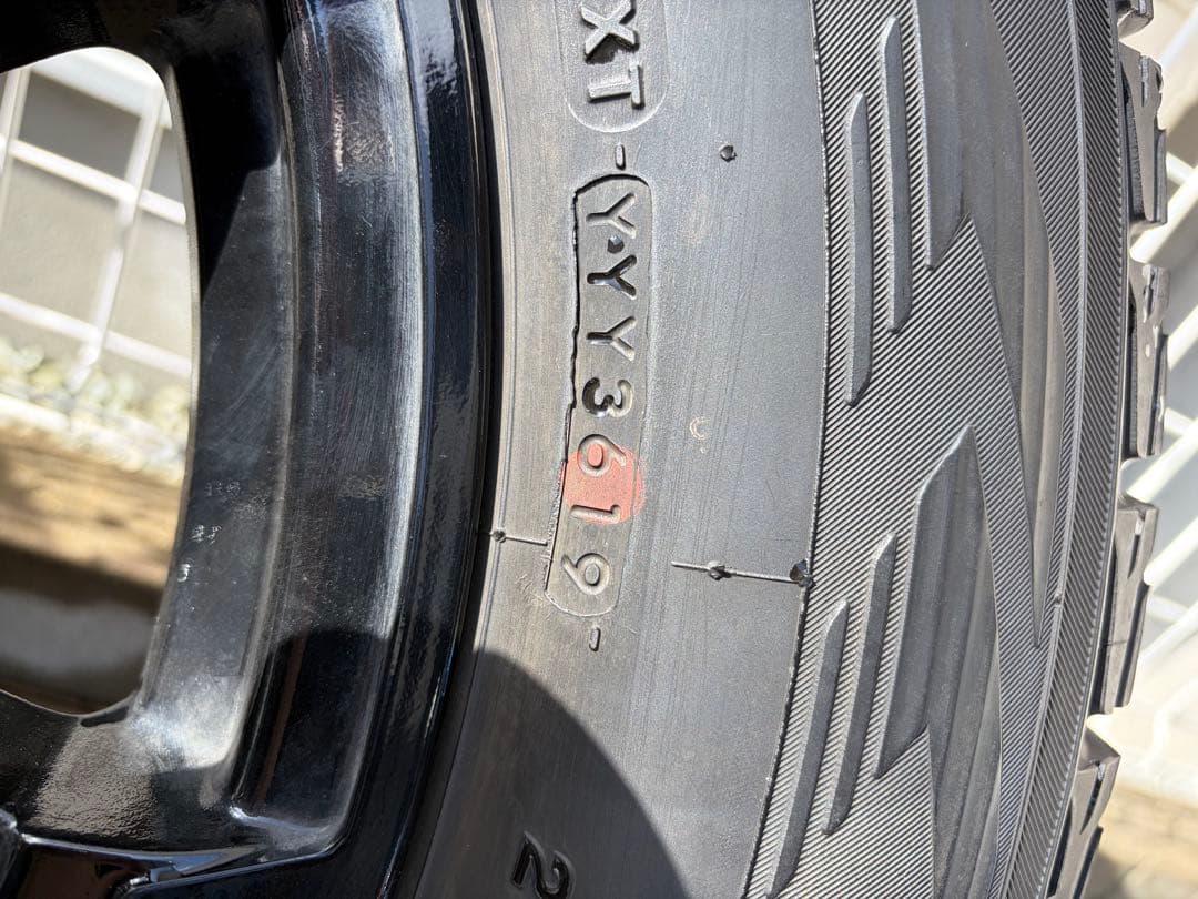 265/60R18 社外ブラックホイール スタッドレス4本セット　jeep