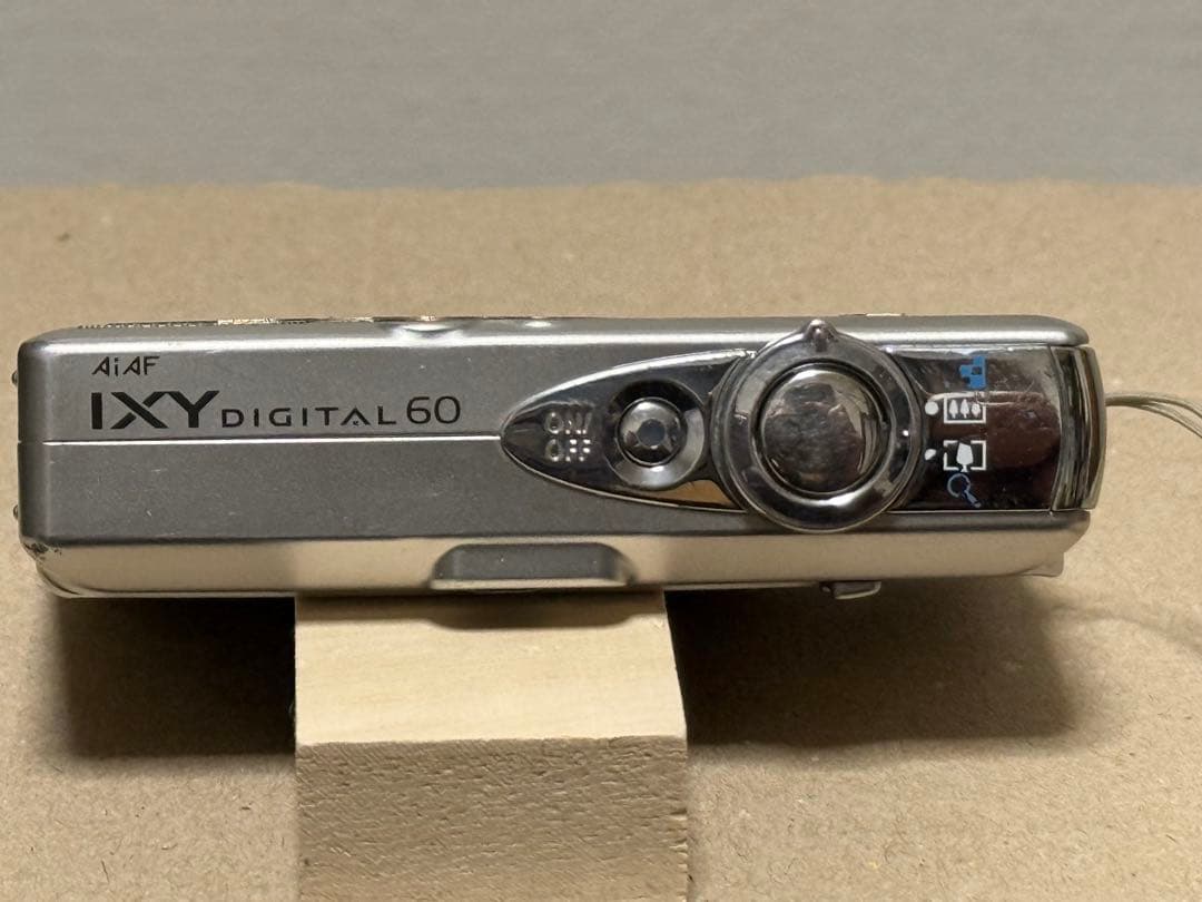 Canon IXY DIGITAL 60 本体と付属品