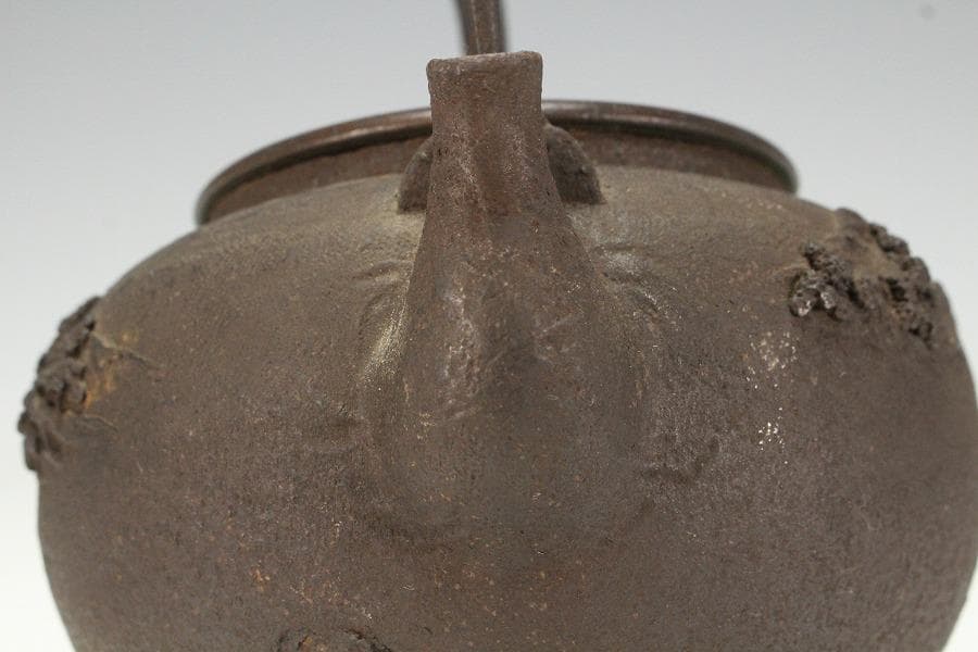 龍文堂造 山水紋 鉄瓶(Ｋ-XA822)