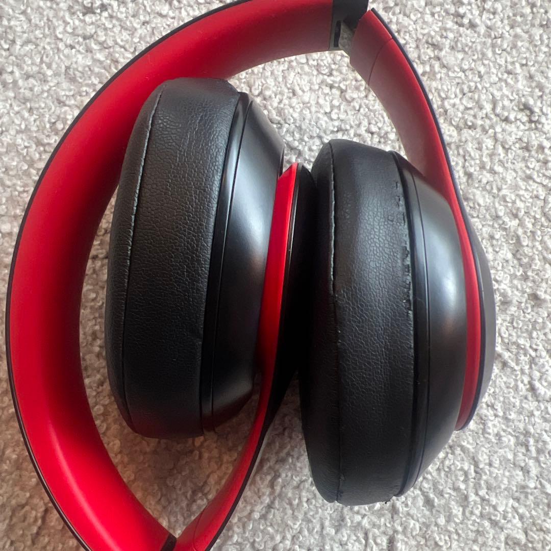 Beats Studio3 Wirelessオーバーイヤーヘッドフォン レジス…