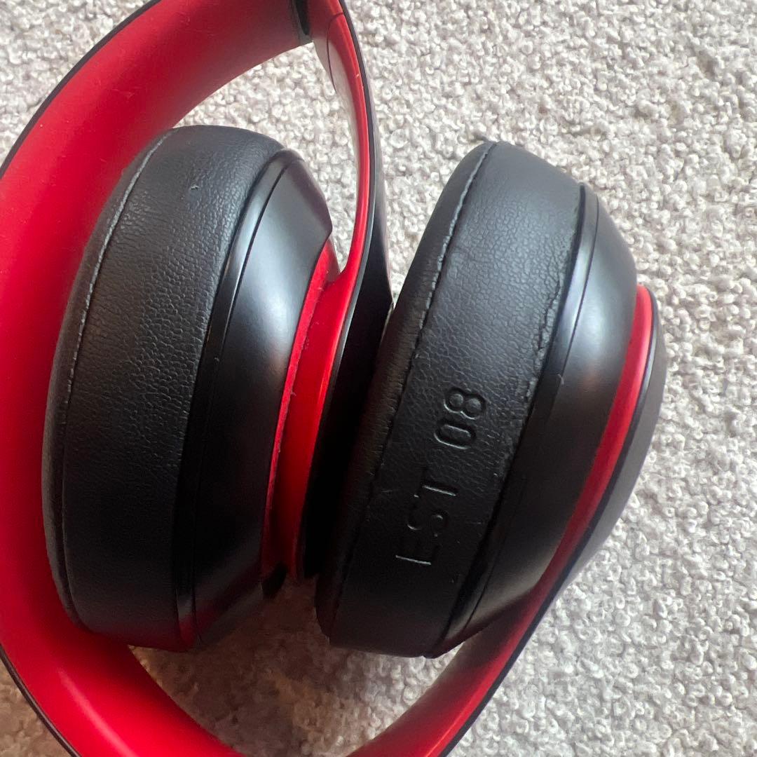 Beats Studio3 Wirelessオーバーイヤーヘッドフォン レジス…