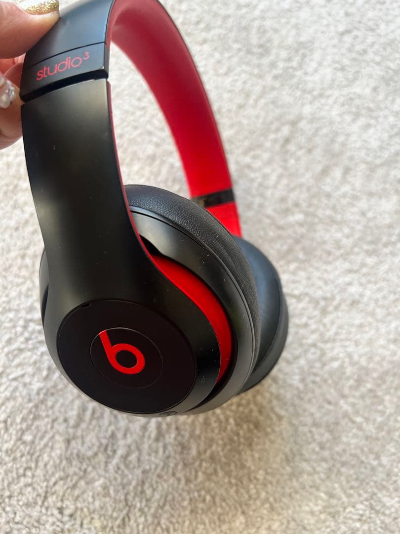 Beats Studio3 Wirelessオーバーイヤーヘッドフォン レジス…