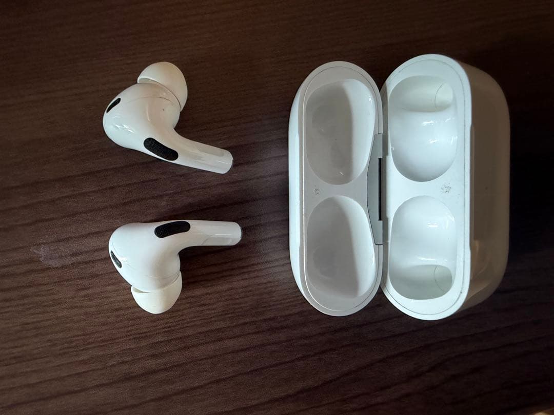 AirPods Pro2 箱無し　ケース、ケーブル付