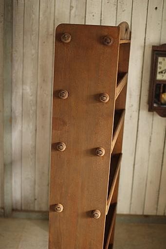 古い木製の収納棚　6段　くさび式本棚　食器棚　オープンラック　古家具　古道具