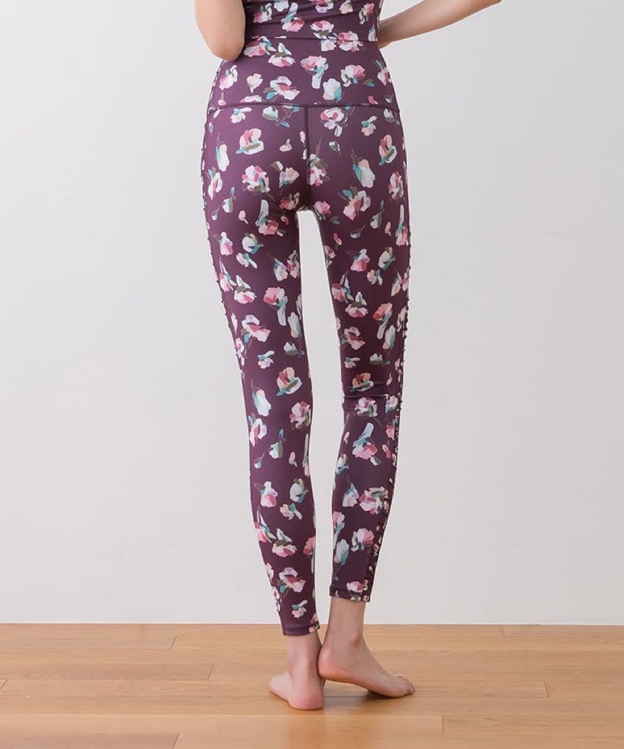 【SUKALA】スカーラ ローズプリントレギンス 新品タグ付き S