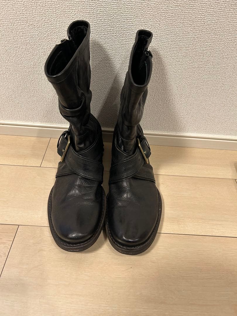 レザーショートブーツ バックル付き 黒