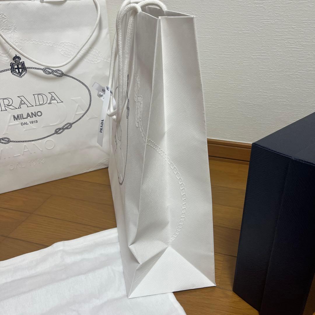 PRADA ギフトボックスと紙袋セット