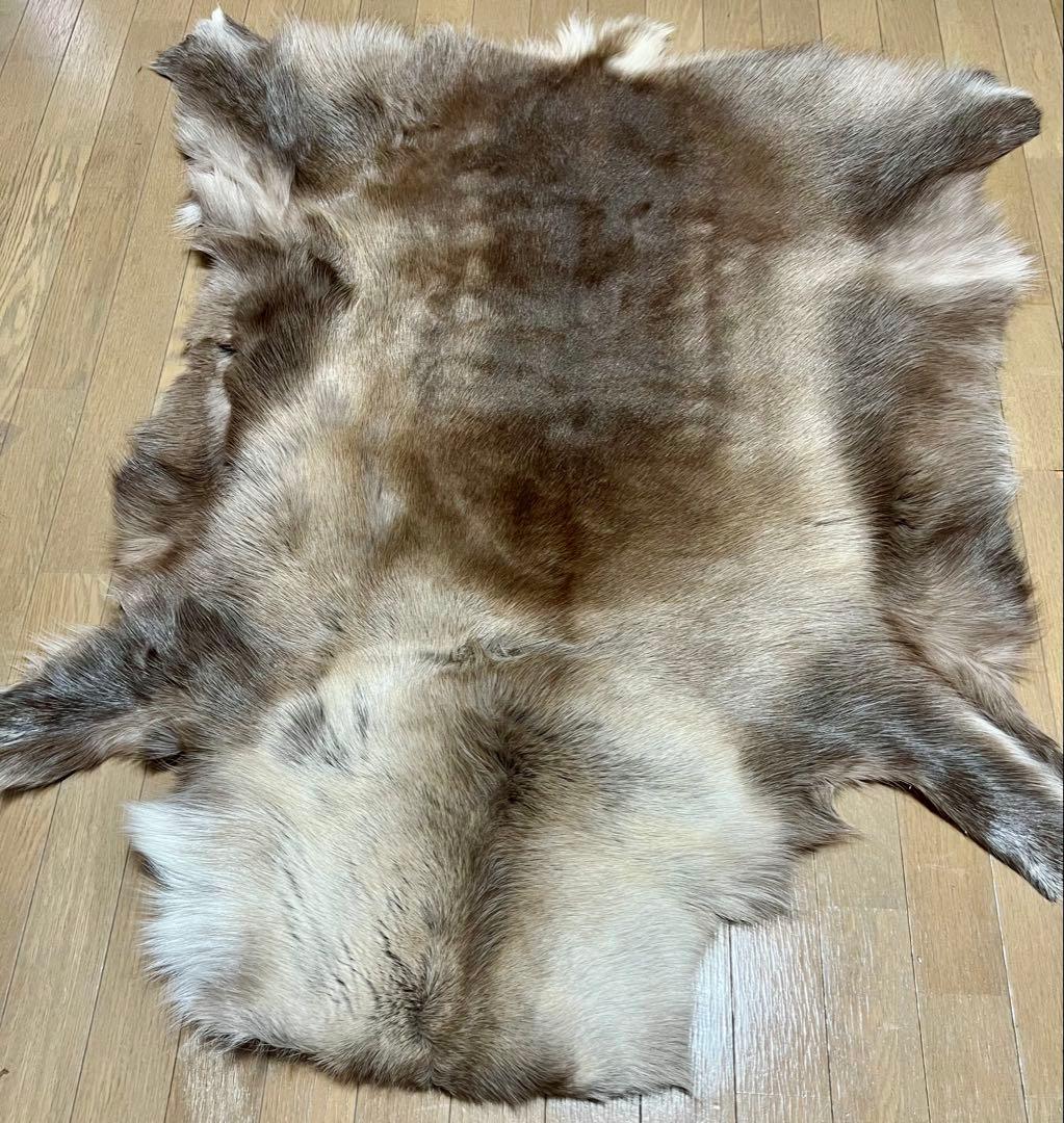 関西万博 北欧館【フィンランド製】高級トナカイの毛皮　ムートン、キャンプ、敷物