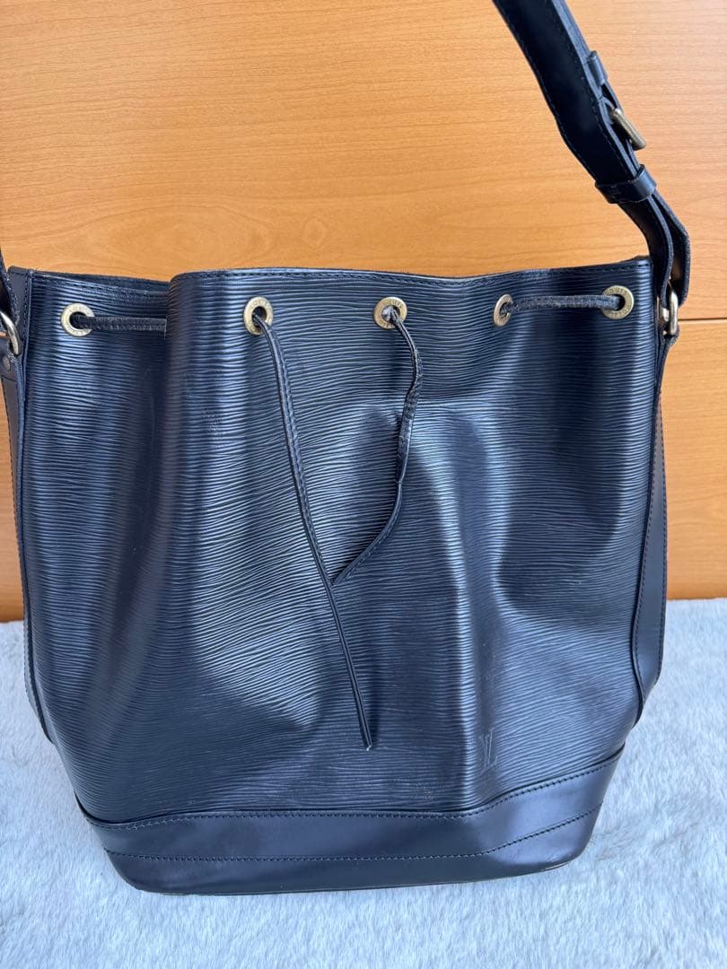 専用　ルイ・ヴィトン エピレザー バケットバッグ ブラック