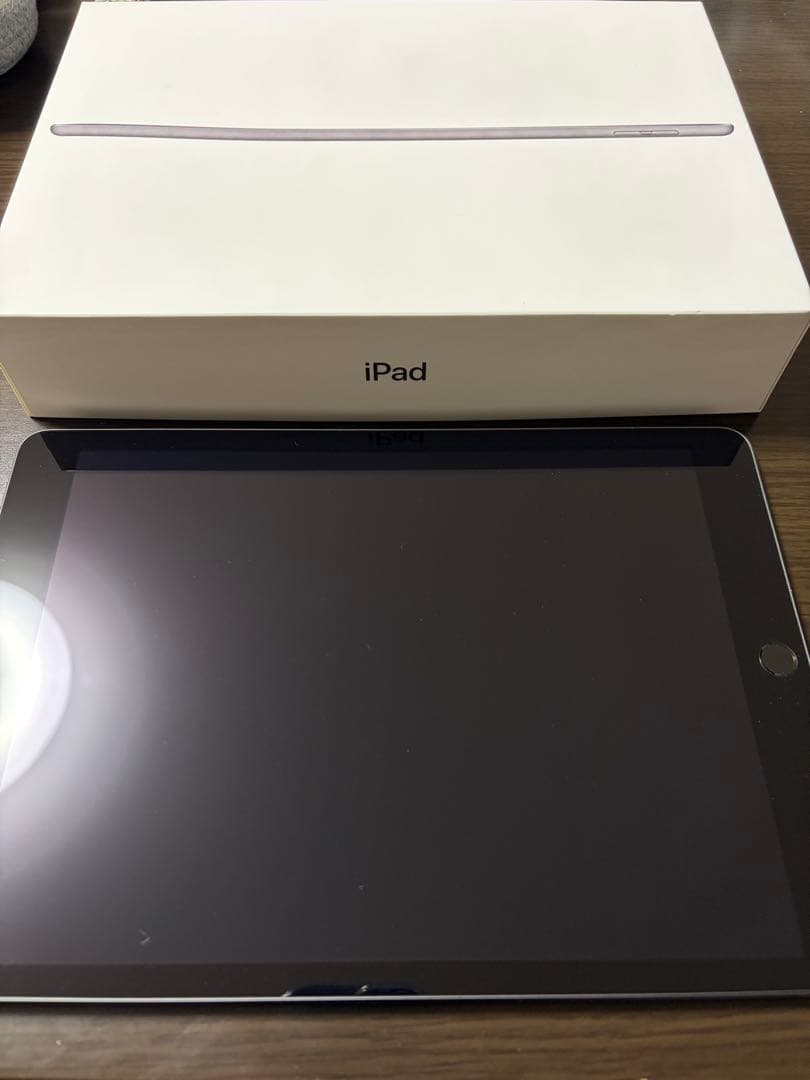 Apple iPad(第7世代)シルバー 32g WiFiモデル 最大容量93%