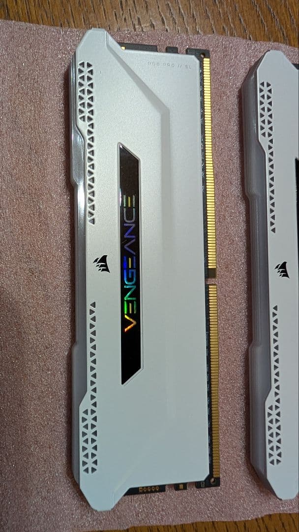 メモリー CORSAIR DDR4 3200Mhz 16GB VENGEANCE RGB