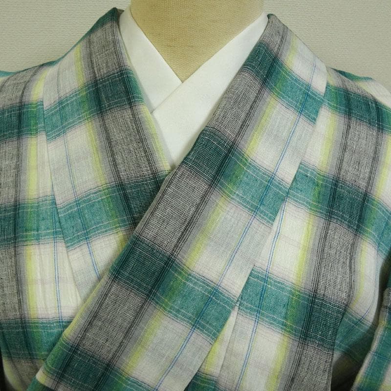 夏着物　白地に黒と緑の格子柄　シボ加工の洗える着物