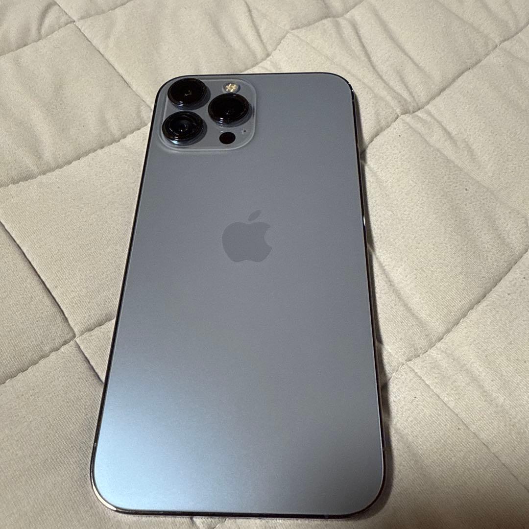 Apple iPhone 13 Pro Max 256GB （カメラ少し破損）