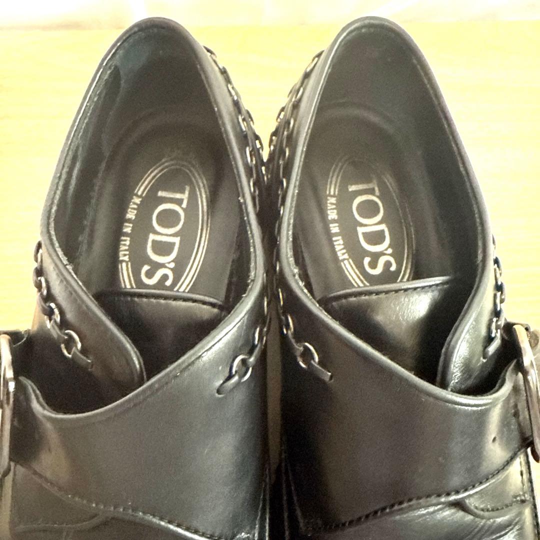 【美品】TOD'Sトッズ　レザーシューズ　ブラックチェーン装飾ローファー厚底