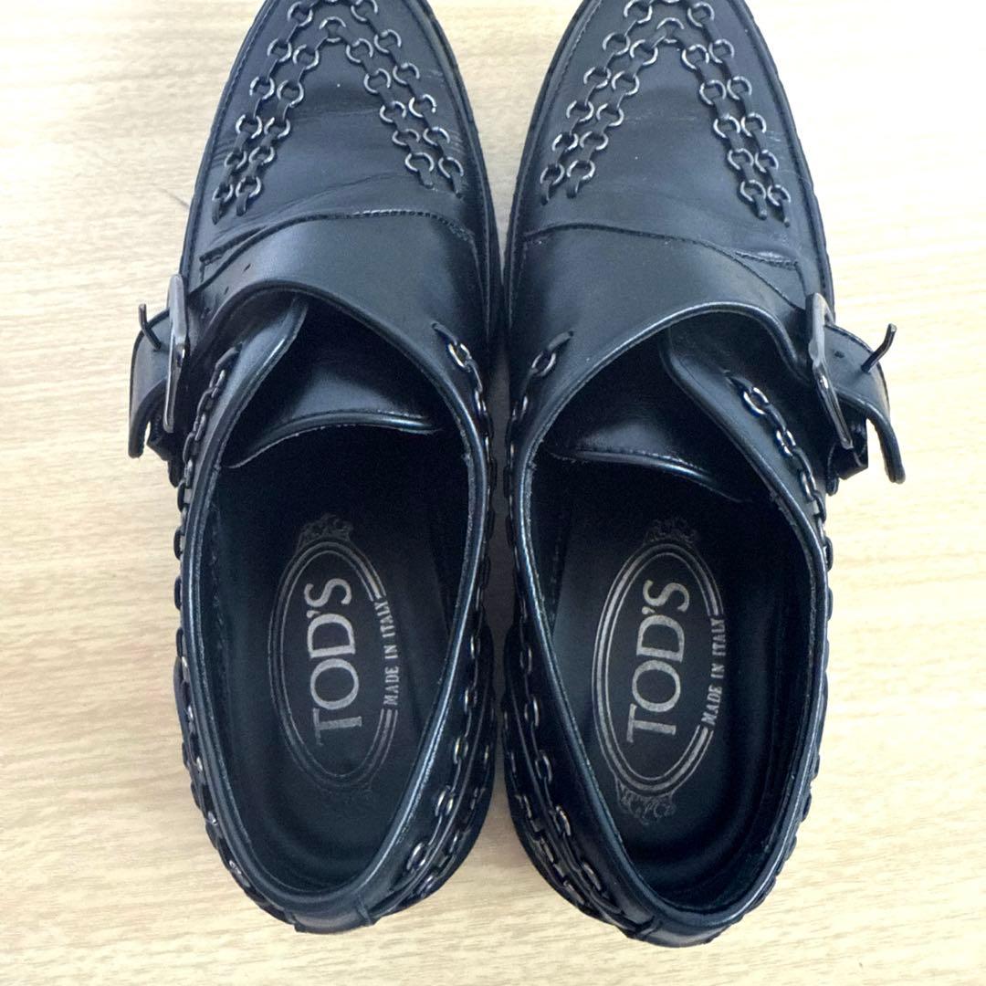 【美品】TOD'Sトッズ　レザーシューズ　ブラックチェーン装飾ローファー厚底