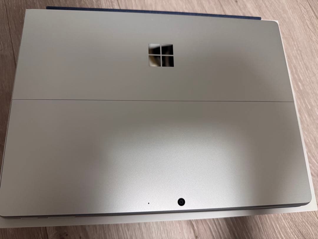 【美品】Surface Pro 第11世代 ZHX-00011 プラチナ