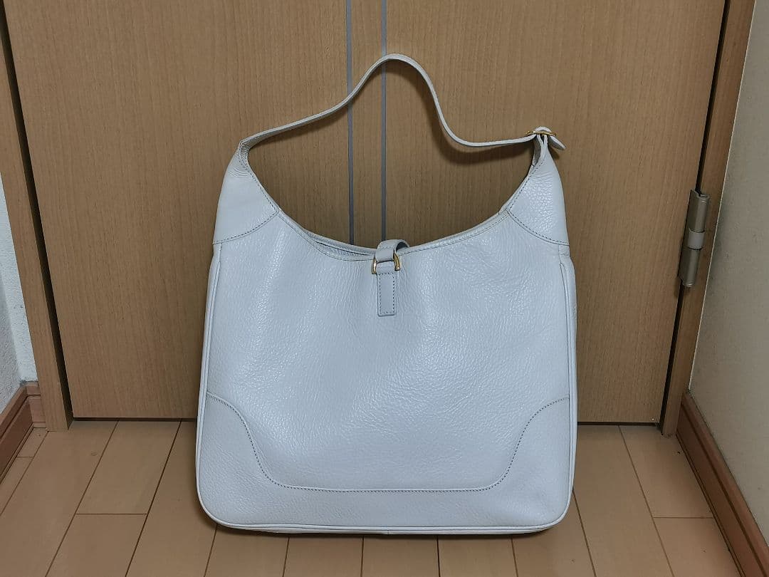 マウロ・ゴヴェルナ　MAURO GOVERNA　ホワイトレザーバッグ