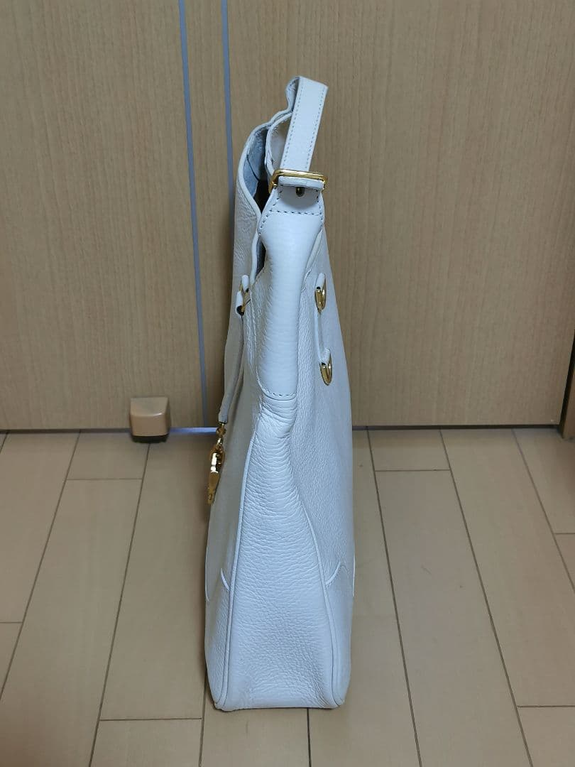 マウロ・ゴヴェルナ　MAURO GOVERNA　ホワイトレザーバッグ