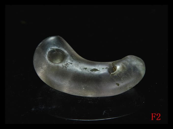 古墳期★表面風化★特有な結晶が見られ★古色上質薄紫色水晶製★特大コ字形勾玉