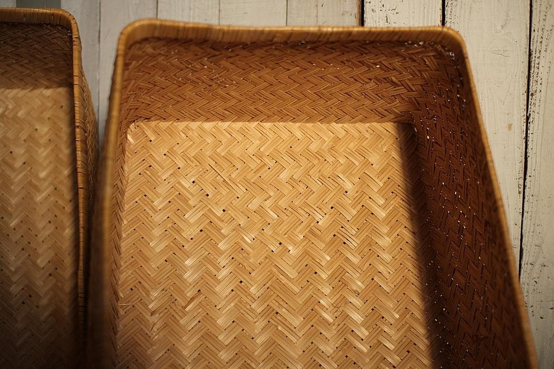 状態良く形の綺麗な古い竹編みの収納かご　行李　竹籠　篭　古道具