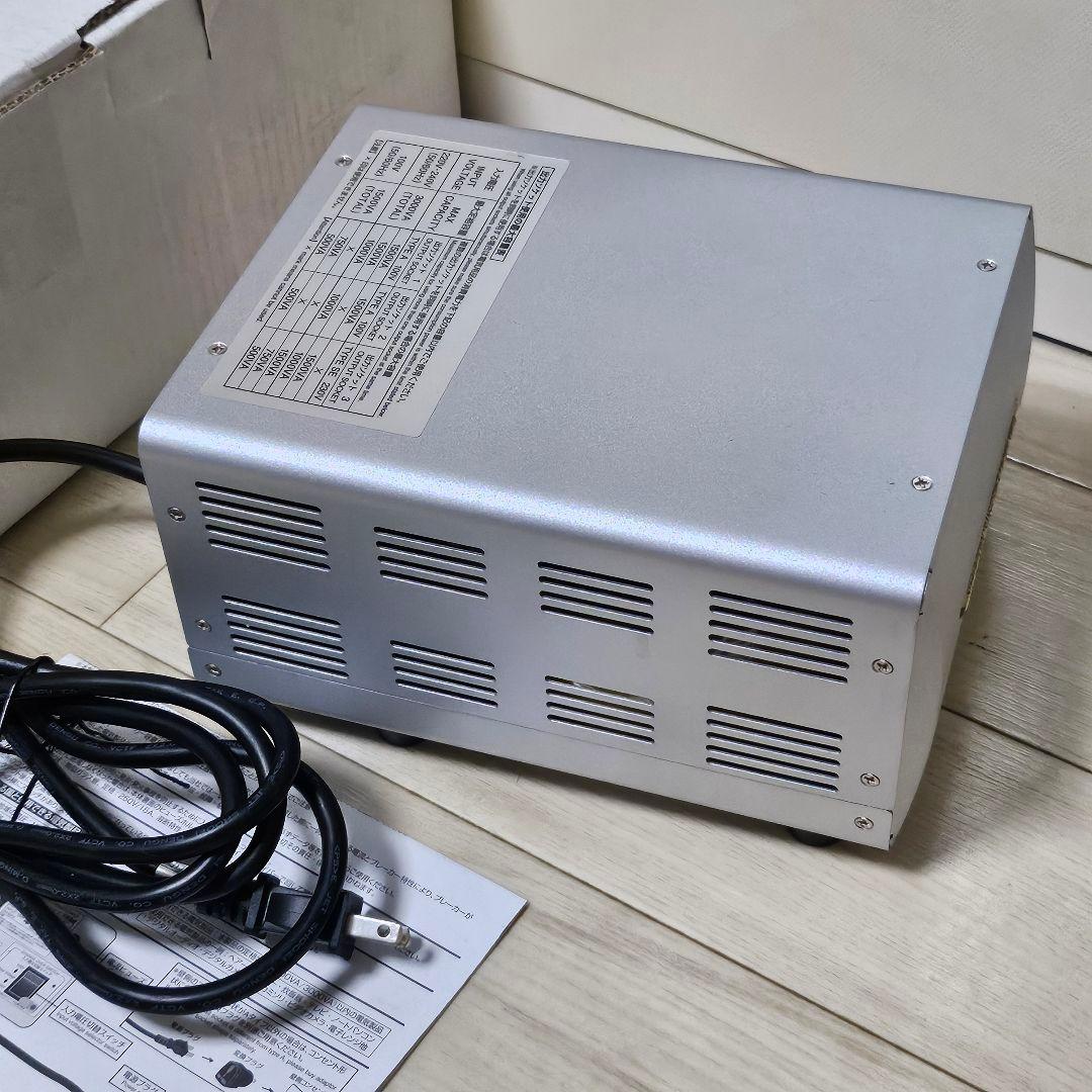 カシムラ 100V/230V 3000W 大型トランス TTS-119C 変圧器