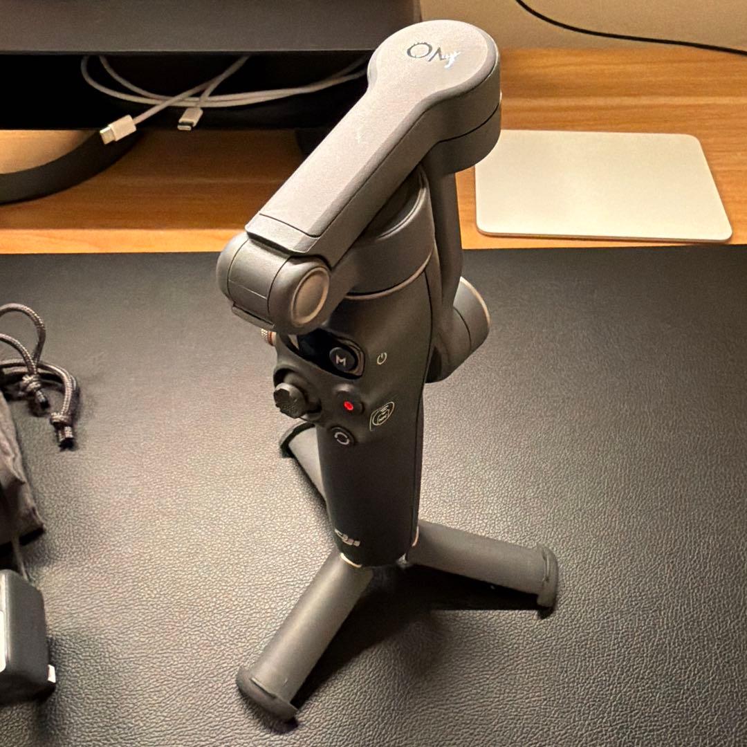 DJI Osmo Mobile 8 スマートフォンスタビライザー