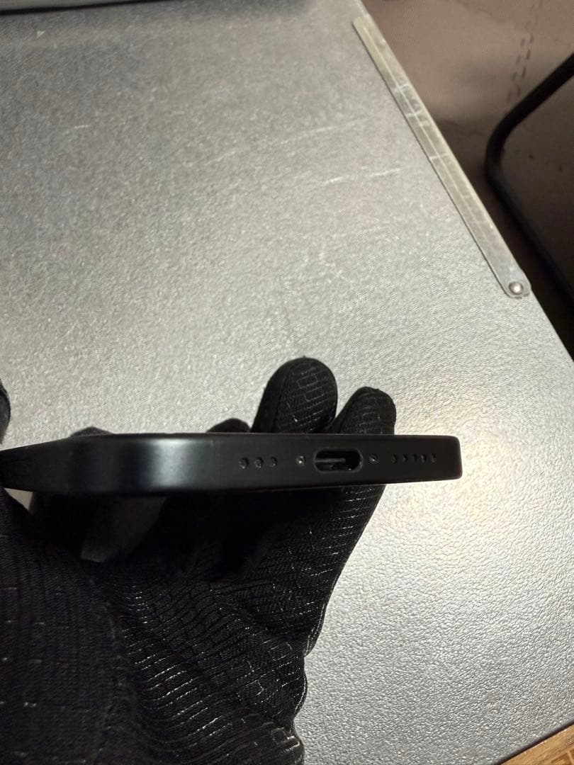 【最終値下げ】iPhone16 ブラック simフリー バッテリー100%