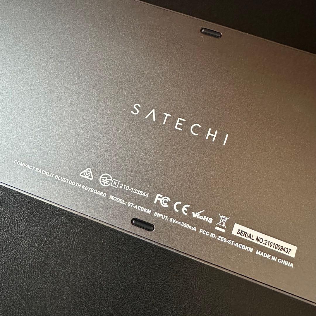 【新品同様】Satechi Bluetoothキーボード& デスクマット