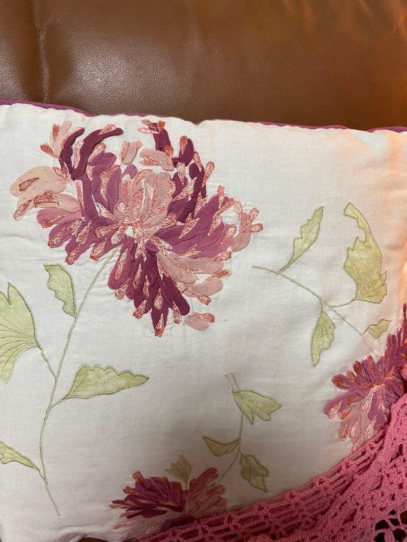 ローラアシュレクッション カバー×2 クッション×2とメーキングタイ付き