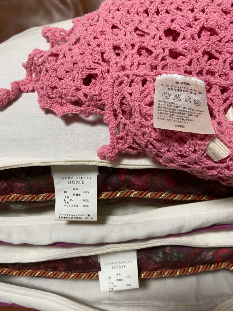 ローラアシュレクッション カバー×2 クッション×2とメーキングタイ付き