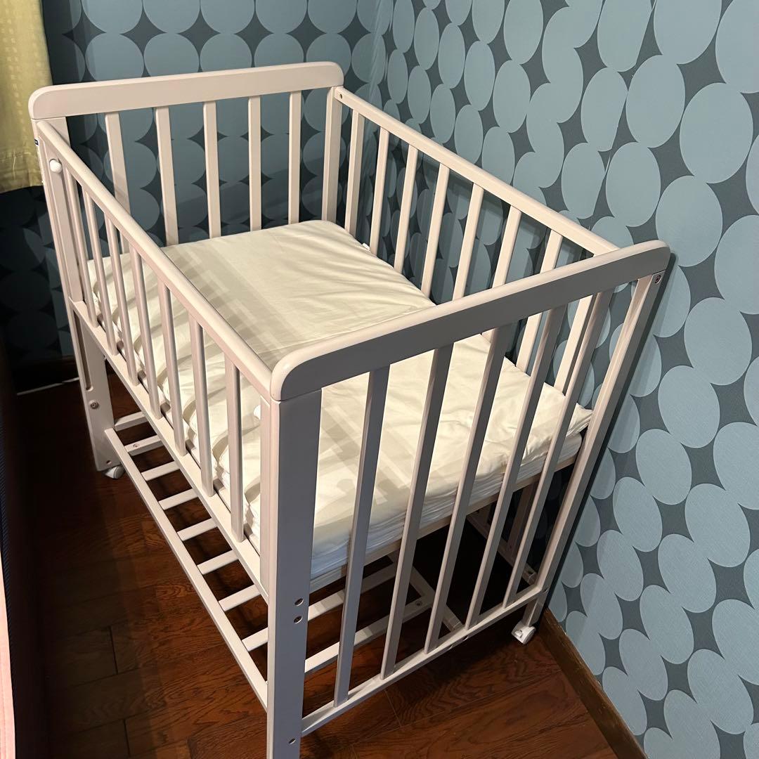 ベビーベッド キャスター付き ホワイト