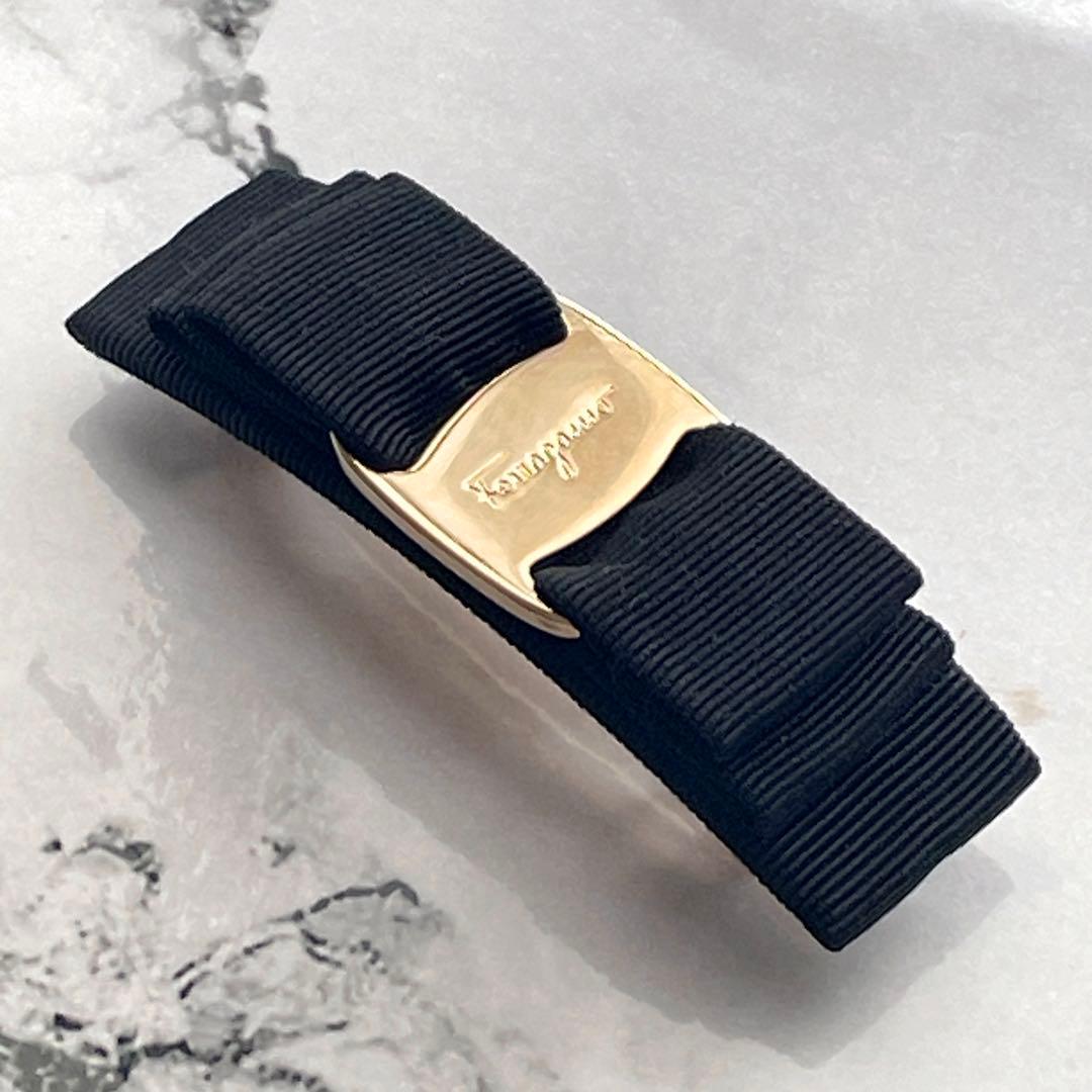 【美品・箱付き】 フェラガモ ヴァラリボン バレッタ ブラック ゴールド金具